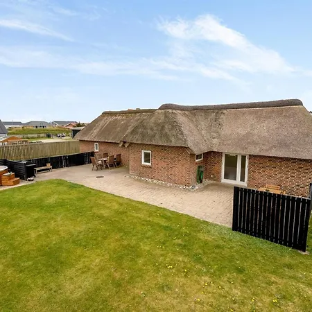 Nyaraló Hermine - From The Sea By Interhome